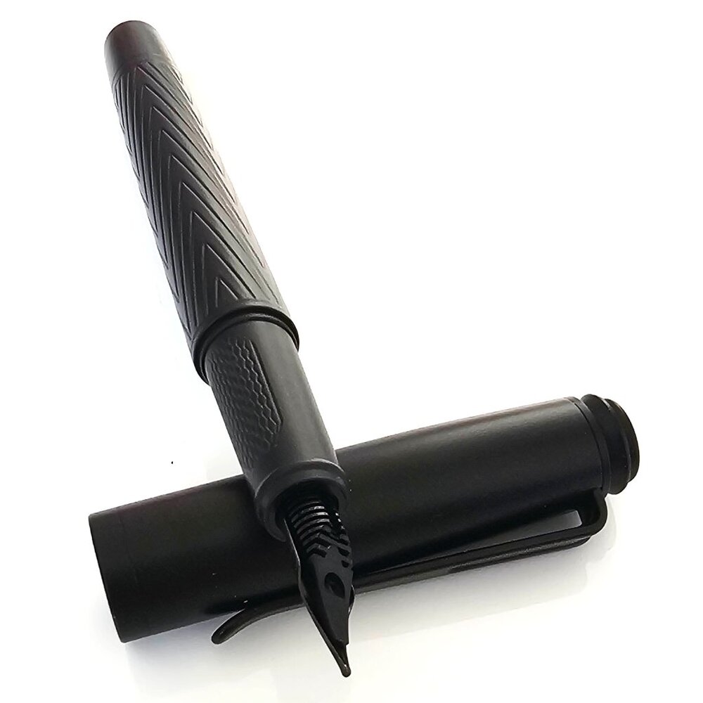 Black High-Quality Metal Fountain Pen Titanium Medium Point Nib Samari